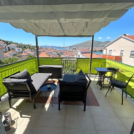 Apartment Salov Trogir Eksteriør bilde