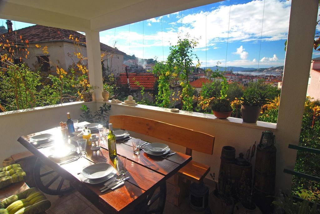 Apartment Salov Trogir Eksteriør bilde